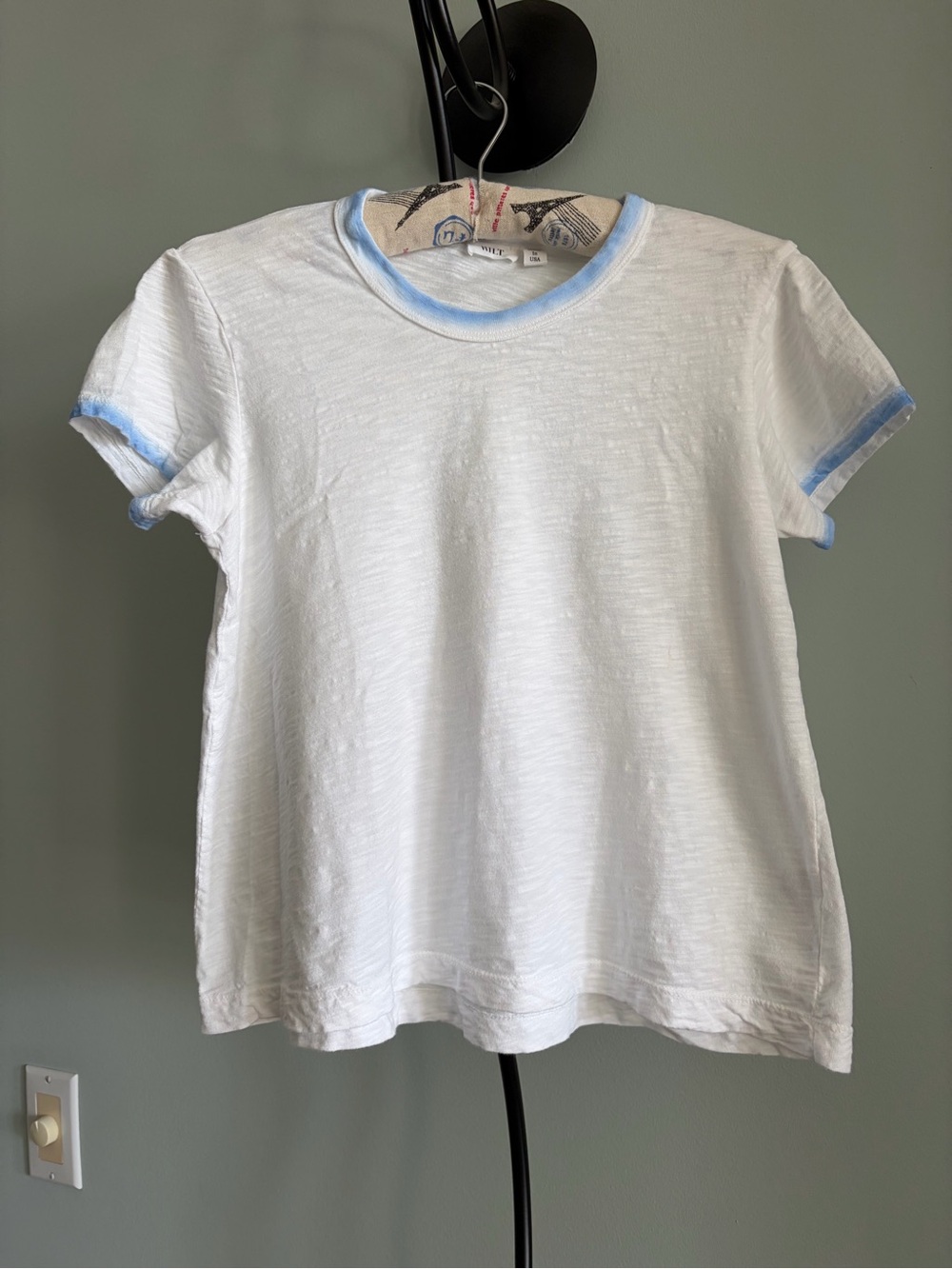 WILT
CREW NECK CONTRAST TEE